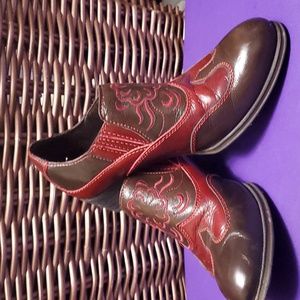 Born western style ankle booties 6.5